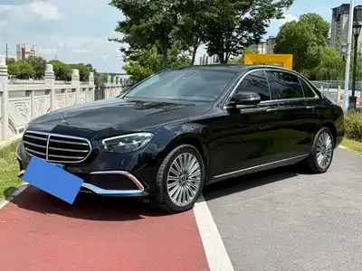 Mercedes-Benz E