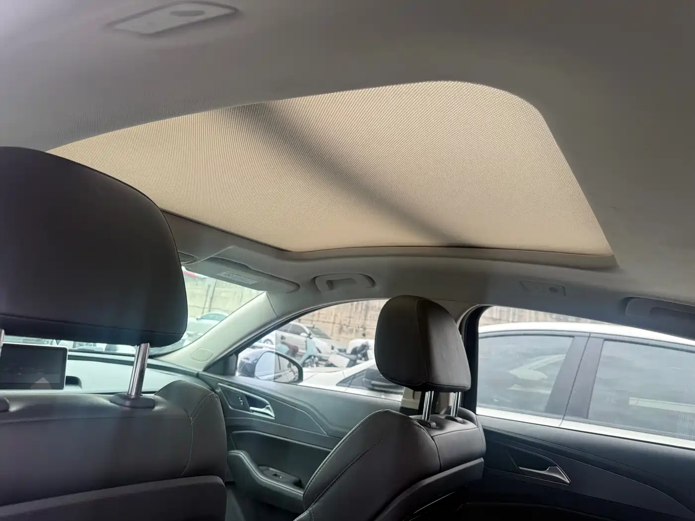 Hongqi H5 2020 1.8T Automatic Smart Connection Qi Enjoy Edition фото 10