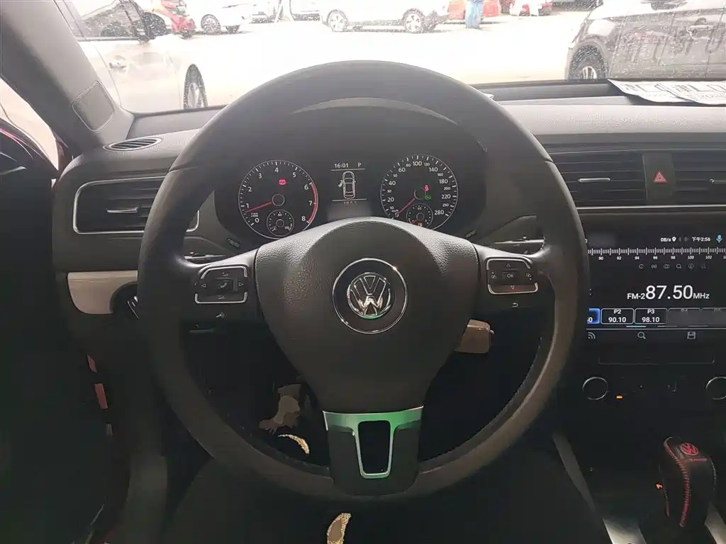 Volkswagen Sagitar 2014 Facelift 1.4TSI Automatic Luxury фото 7