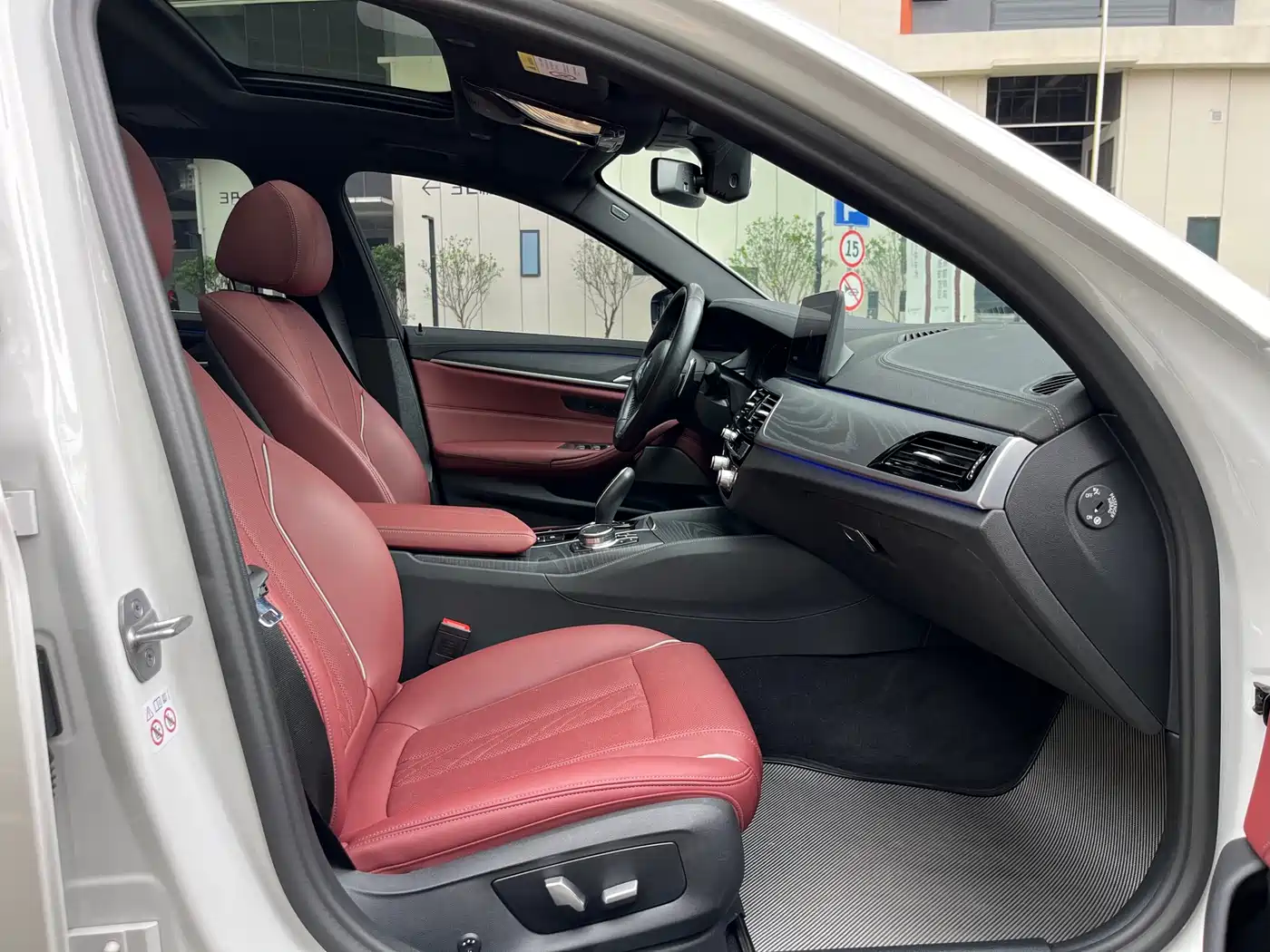 BMW 5 Series 2023 530Li Leading M Sport Package фото 13