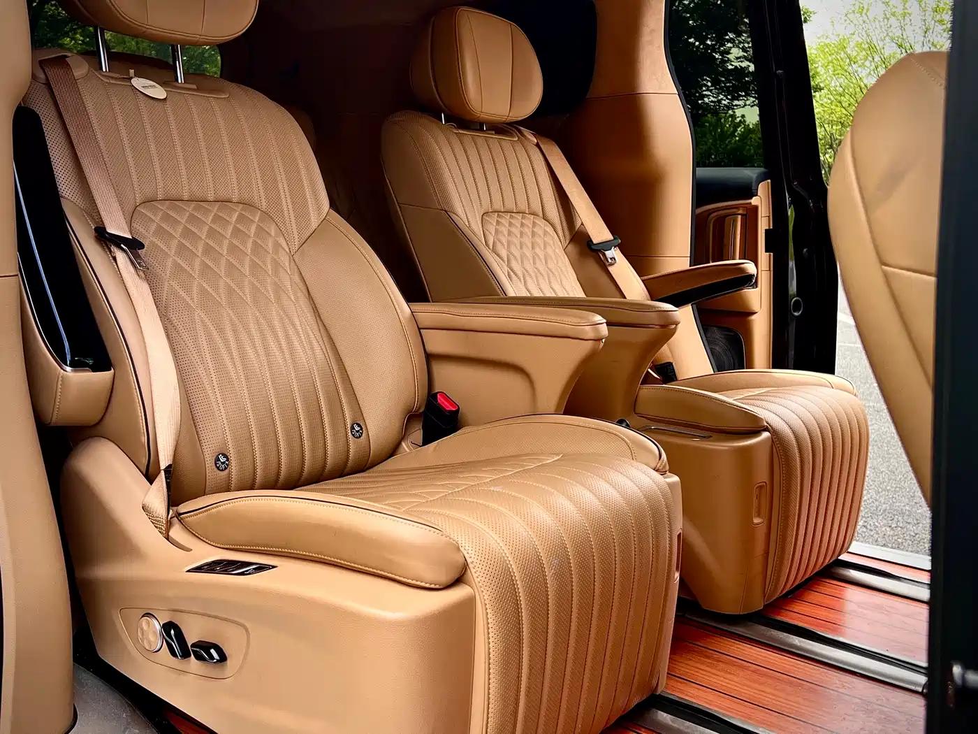 Voyah Auto Voyah Dreamer 2024 PHEV Extended Range Flagship Edition фото 12
