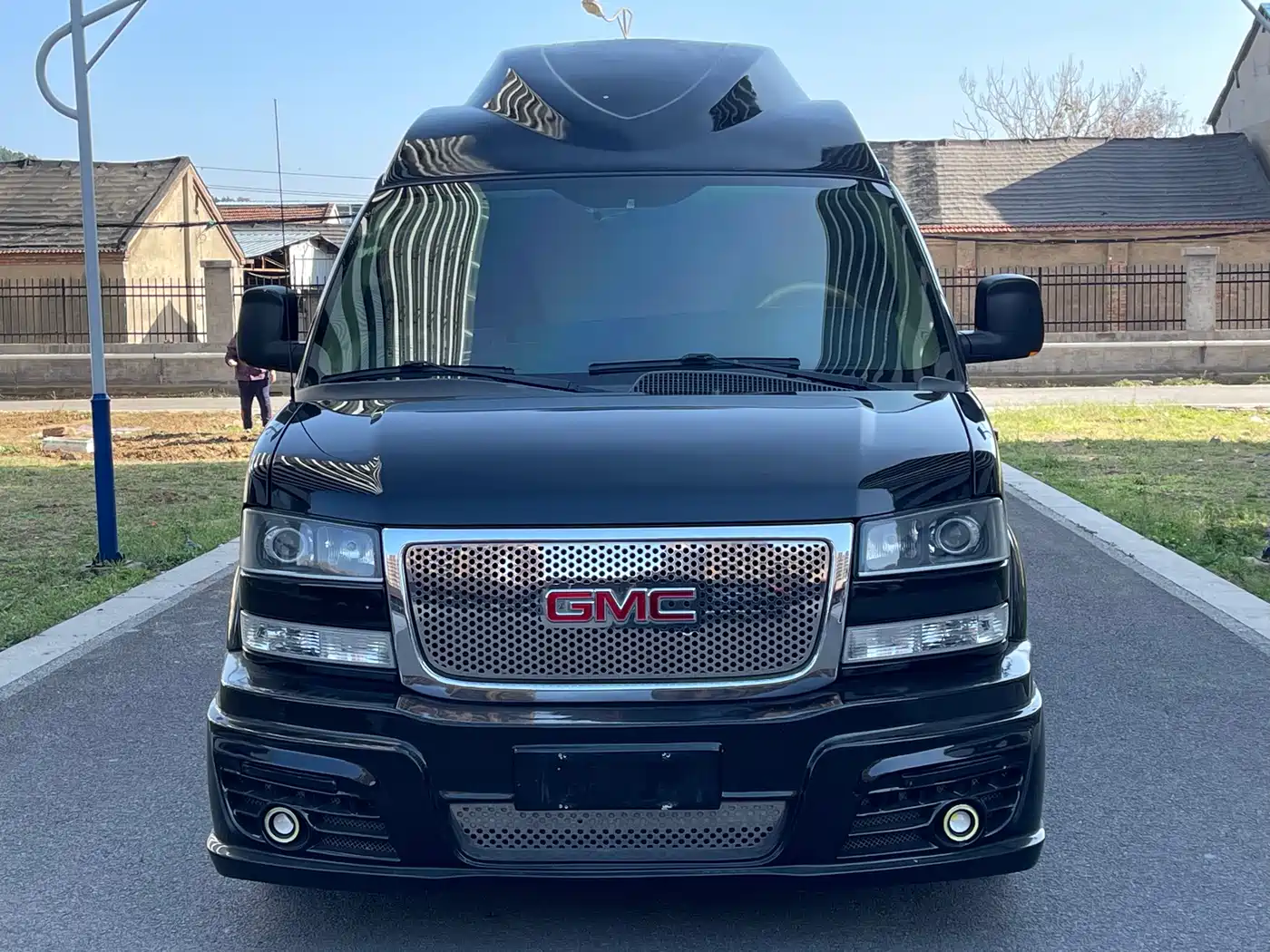 GMC Savana 2014 5.3L G2500S AWD Leader Class фото 2