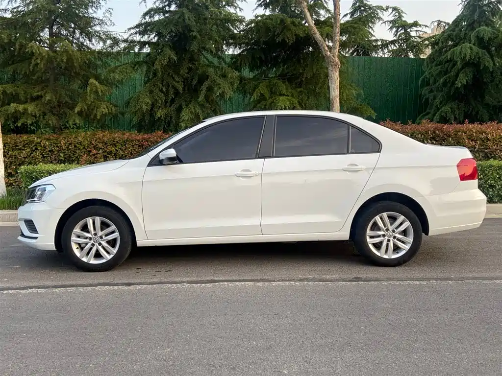 Volkswagen Jetta 2019 Dream Edition 1.5L Manual Fashion фото 19