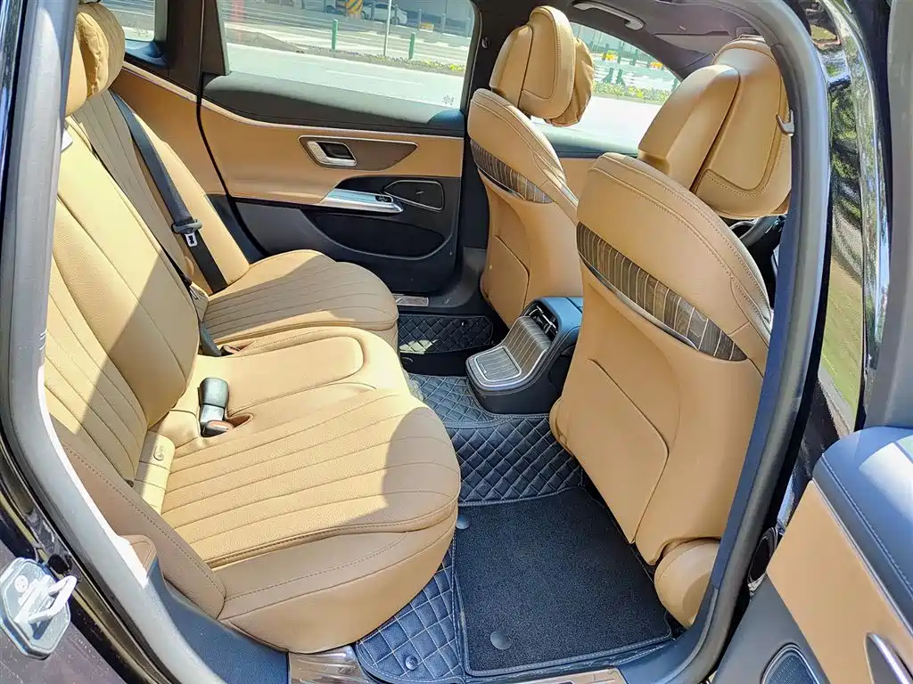 Mercedes-Benz E-Class 2025 E 300 L Fashion фото 11