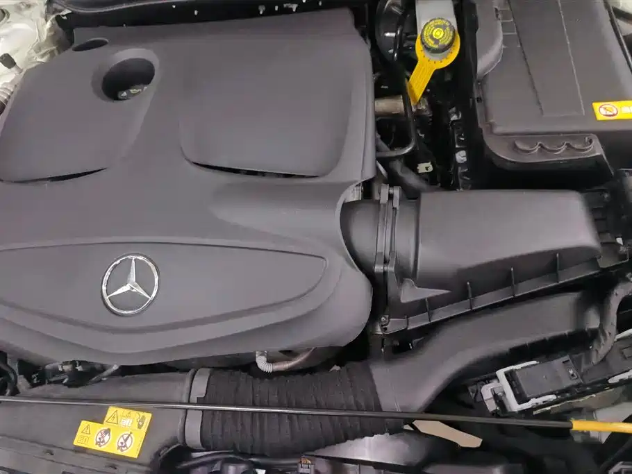 Mercedes-Benz GLA 2015 GLA 220 4MATIC Fashion Edition фото 10