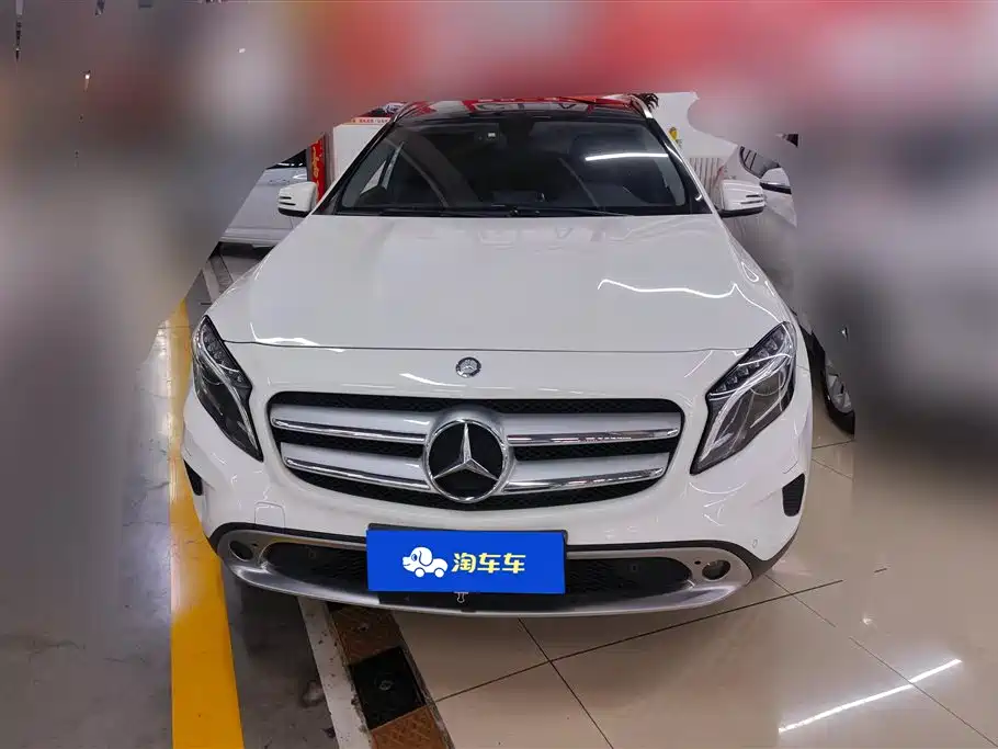 Mercedes-Benz GLA 2015 GLA 220 4MATIC Fashion Edition фото 2