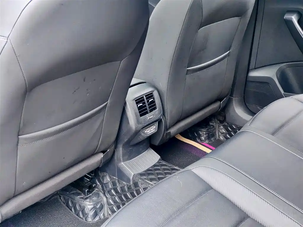 VOLKSWAGEN T ROC EXPLORING SONGS