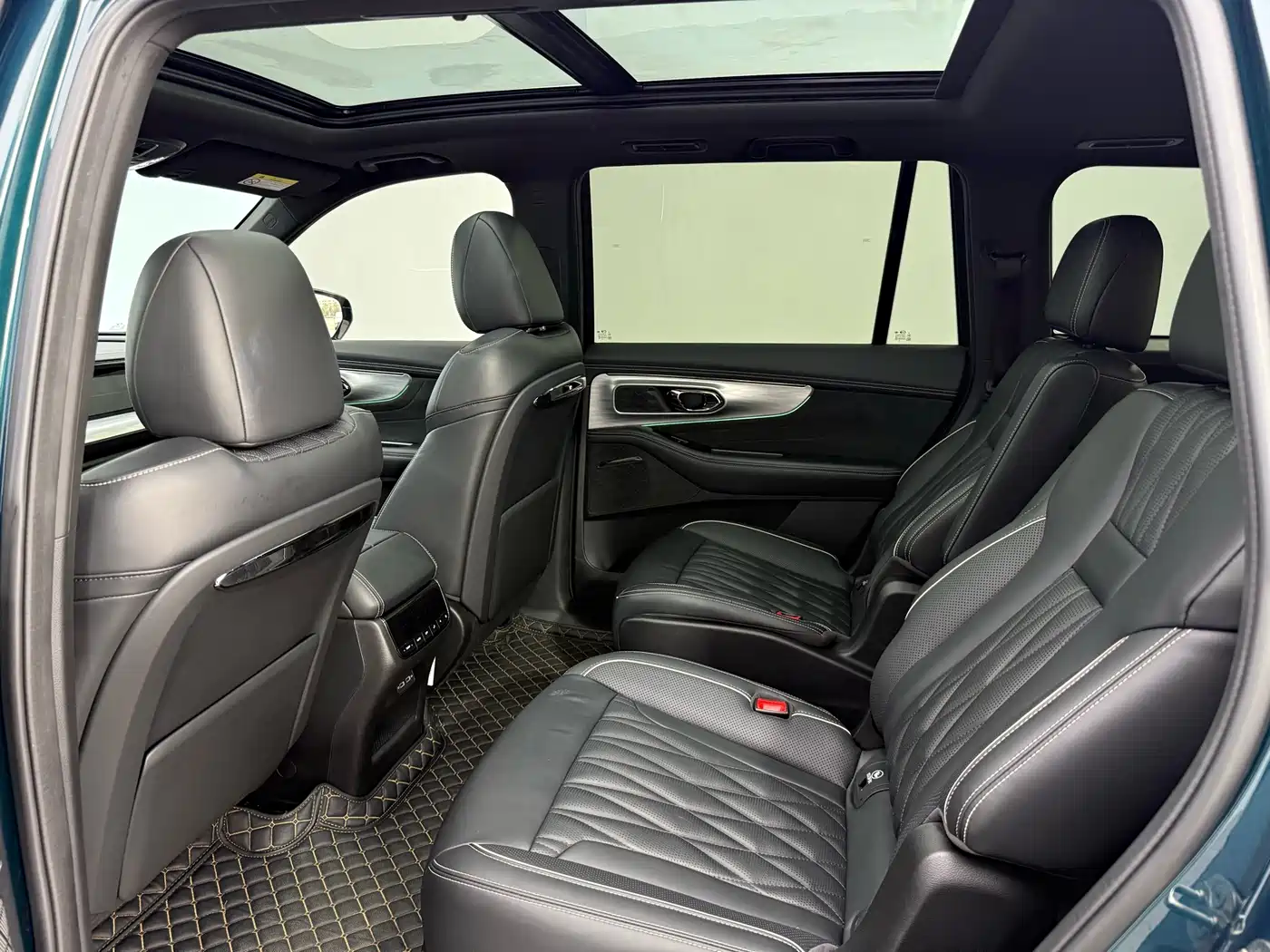 GAC Trumpchi Trumpchi GS8 2022 Dual Engine Series 2.0TM 2WD Premium Edition (6-Seater) фото 13