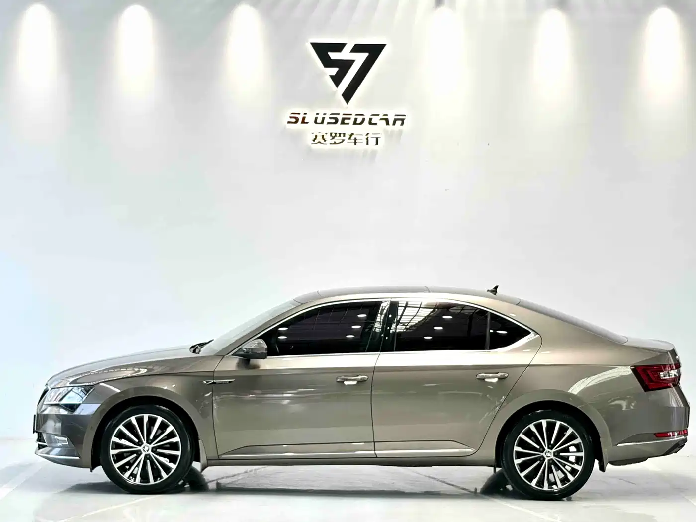 Škoda Superb 2016 TSI330 DSG Smart Edition фото 7