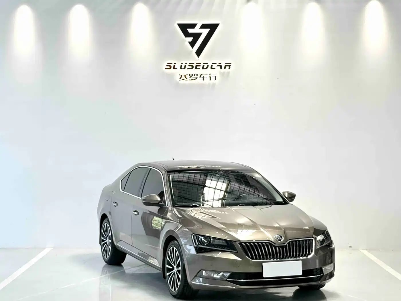 Škoda Superb 2016 TSI330 DSG Smart Edition фото 3