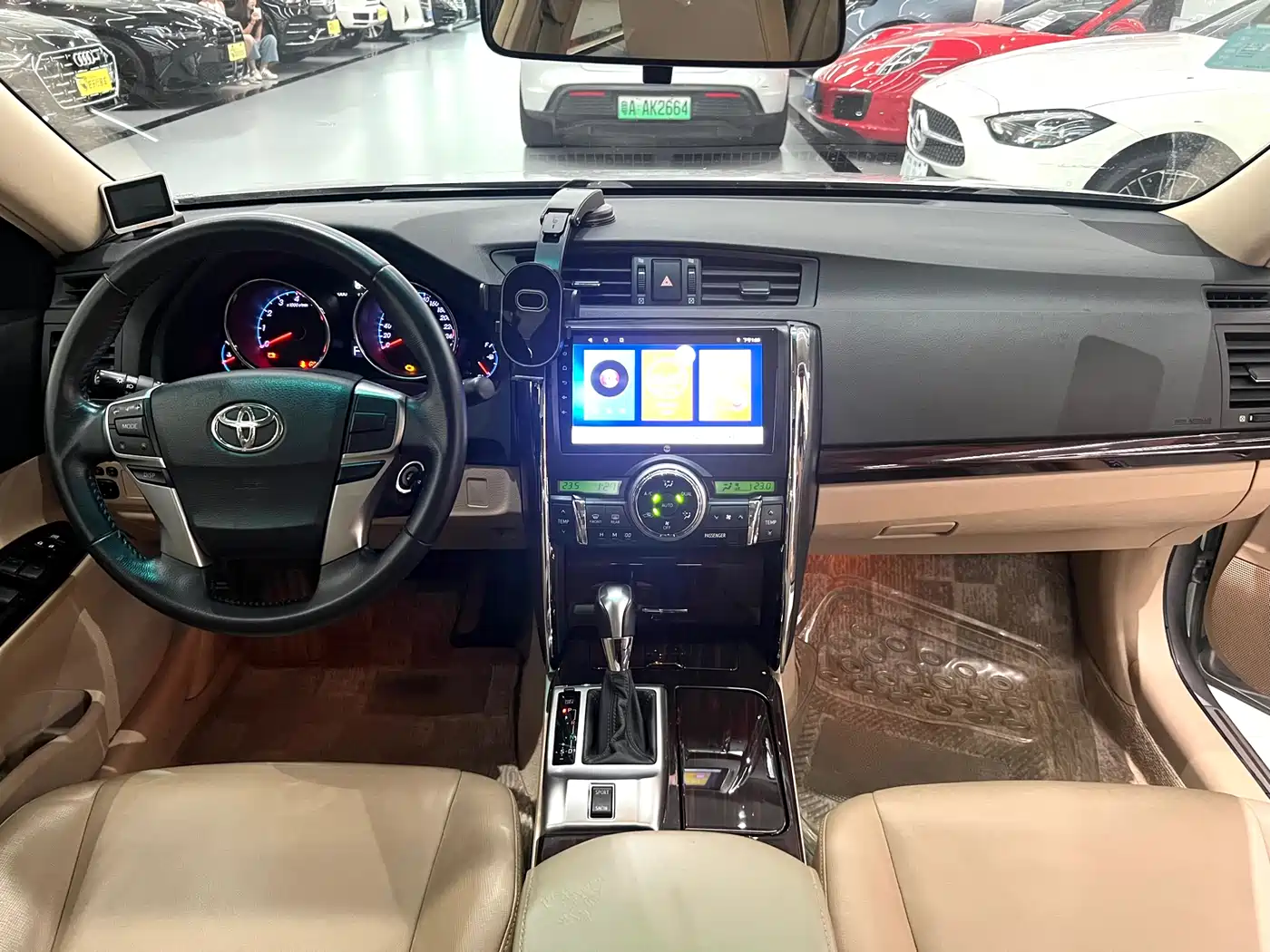 Toyota Reiz 2010 2.5V Elegance Elite Edition фото 4