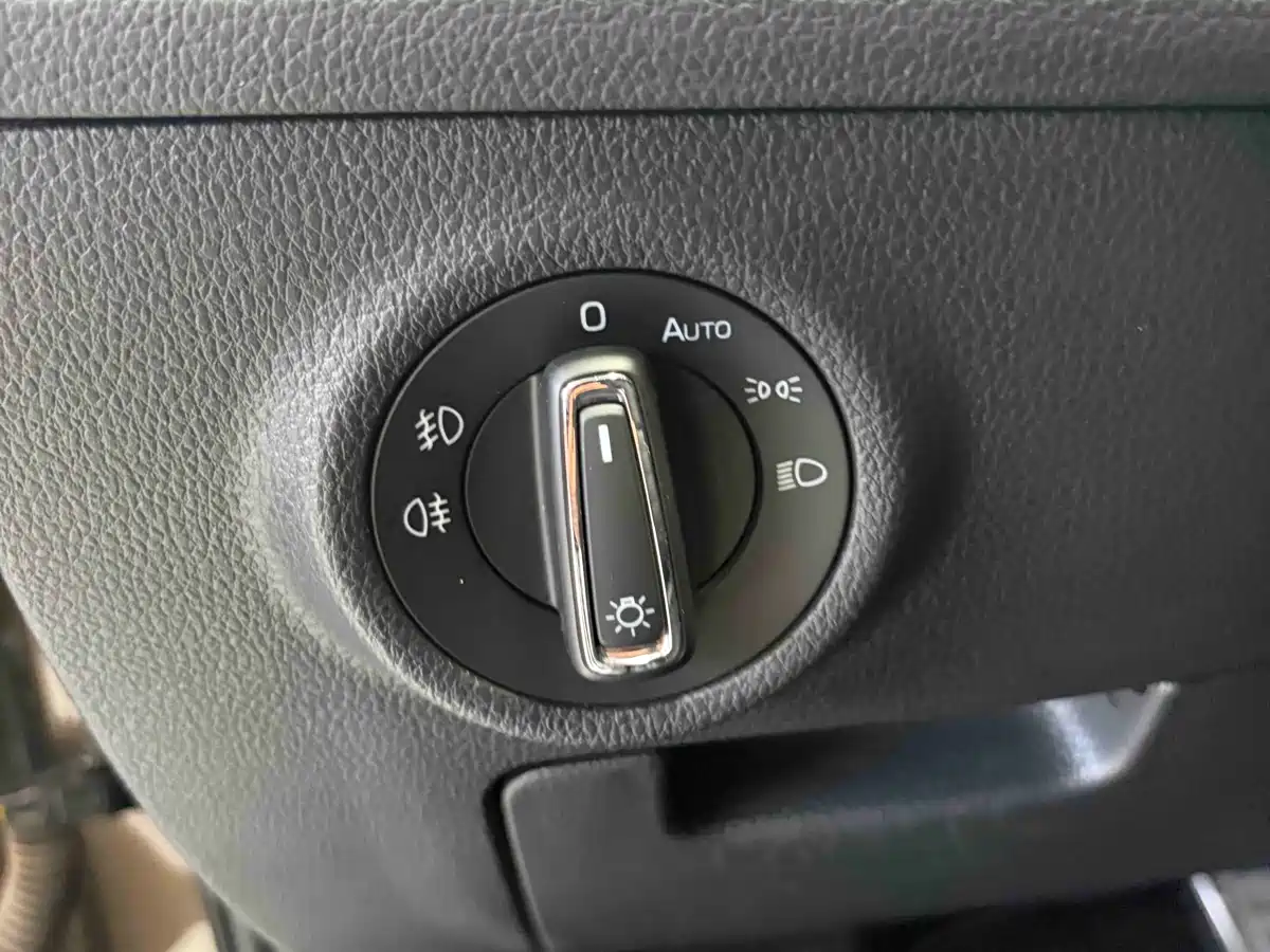 Škoda Superb 2016 TSI330 DSG Smart Edition фото 22