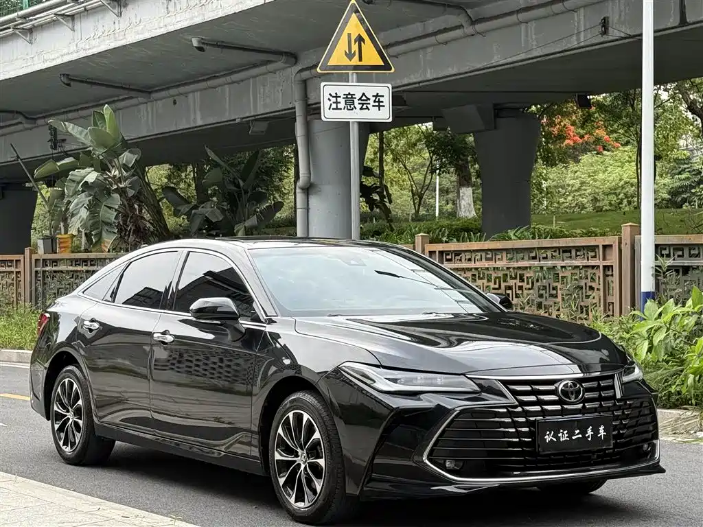 Toyota Avalon 2022 2.0L Luxury Edition фото 11