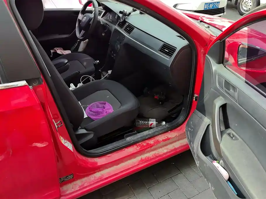 Škoda Skoda Rapid Spaceback 2014 1.6L Manual乐享版 фото 8