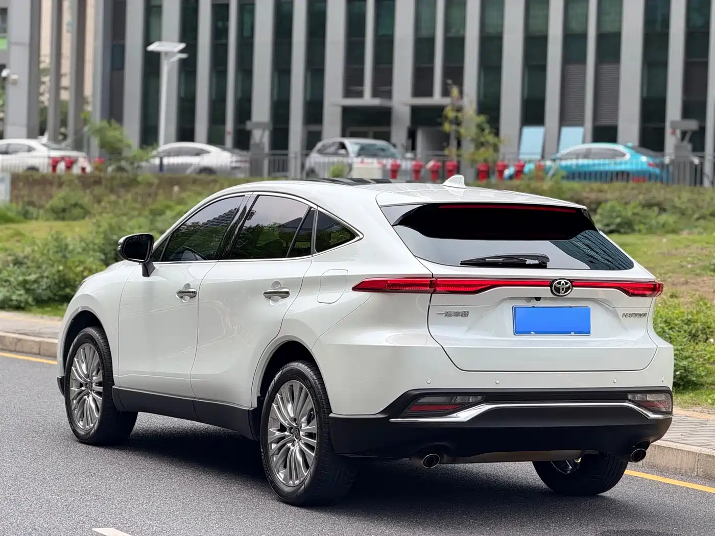 Toyota Lingfang HARRIER 2022 2.0L CVT 2WD Premium Edition фото 14