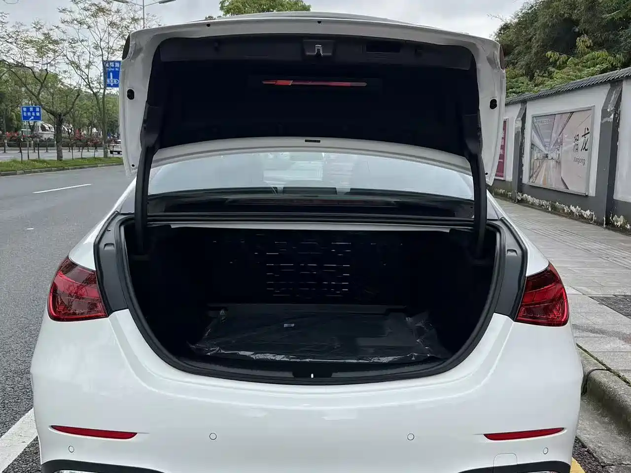 Mercedes-Benz C-Class 2025 C 260 L Sport Edition фото 17