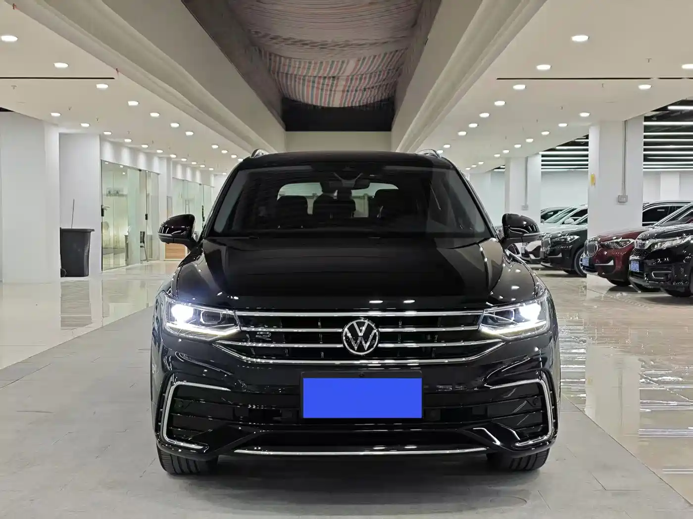 Volkswagen Tiguan L 2023 330TSI Auto 2WD R-Line Premium Edition фото 2