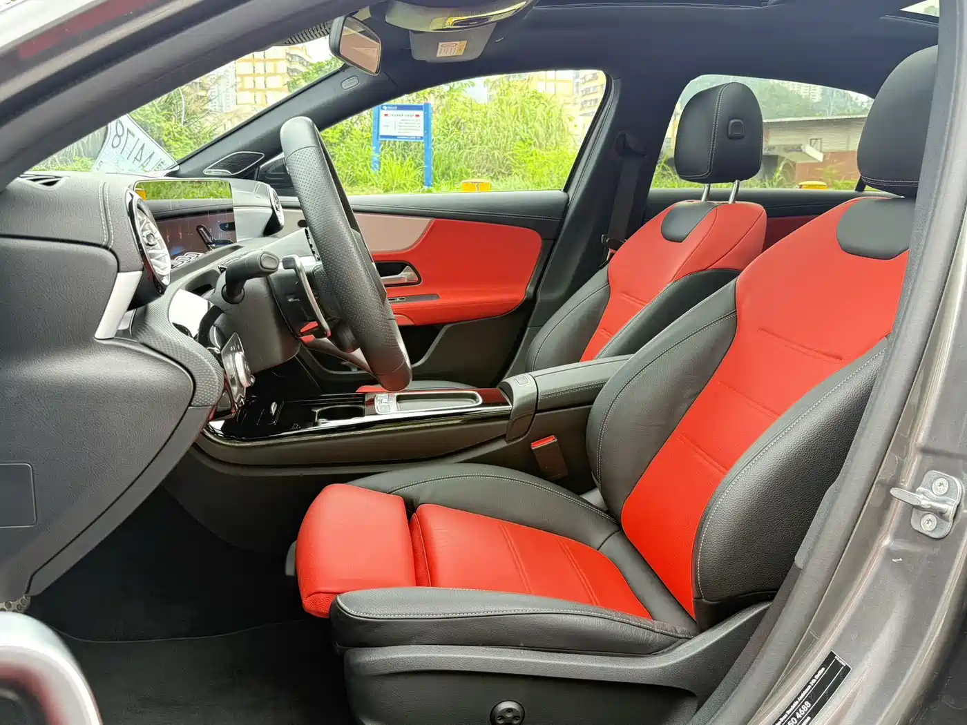 Mercedes-Benz A-Class AMG 2025 AMG A 35 L 4MATIC фото 6