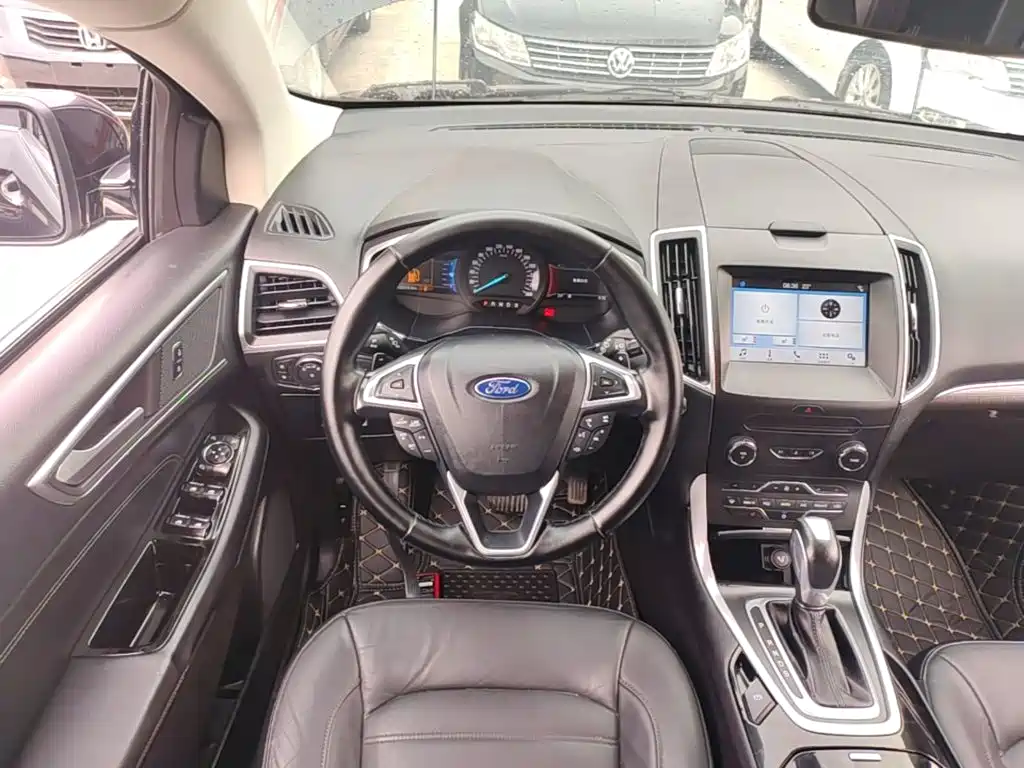 Photo 11 - Ford Edge