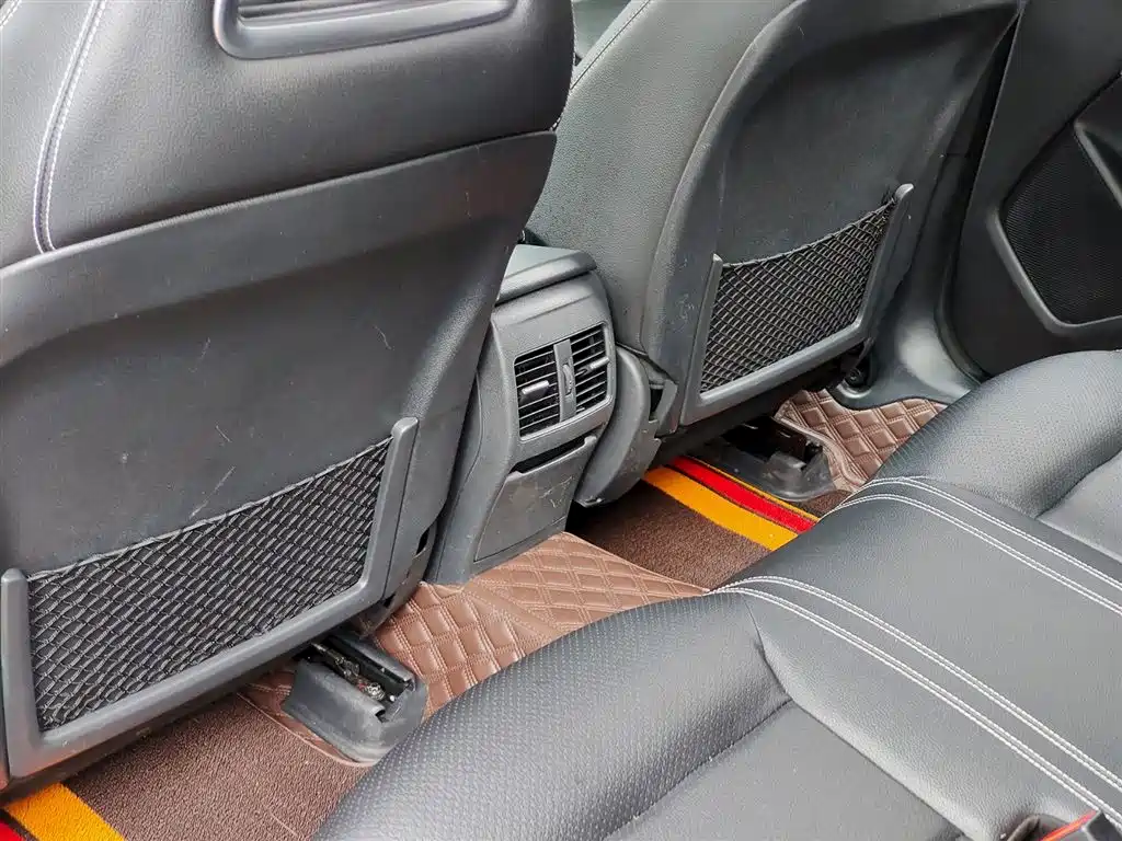 Mercedes-Benz GLA 2018 GLA 200 Dynamic фото 9