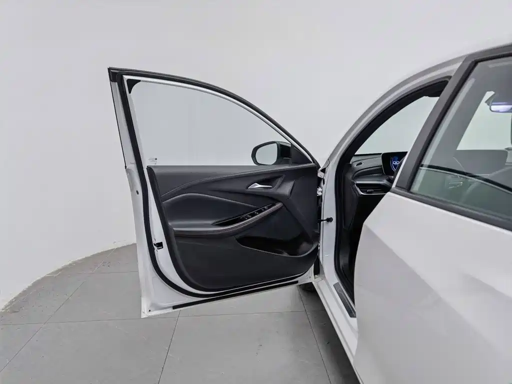 Фото 8 - Buick Verano