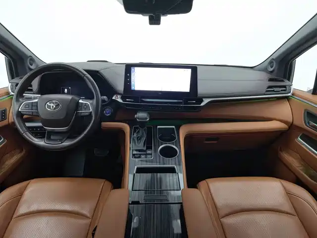 Toyota Sienna 2021 2.5L Hybrid Platinum Edition — фото 5