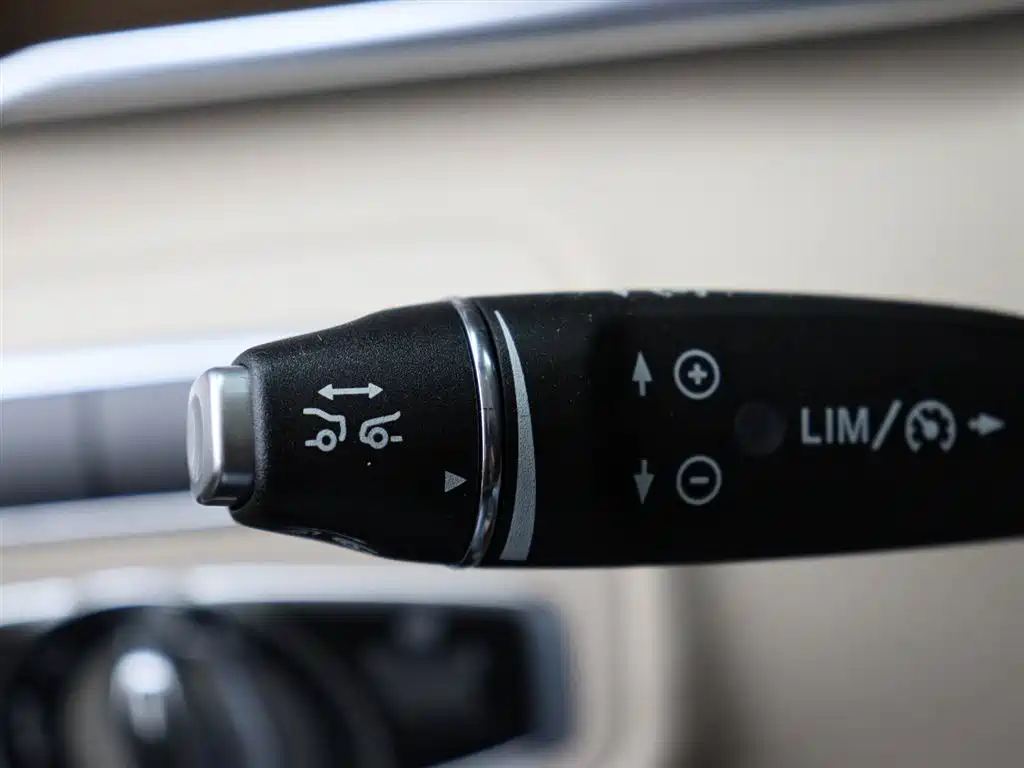Mercedes-Benz V-Class 2020 Model V 260 L Long Wheelbase Luxury фото 26