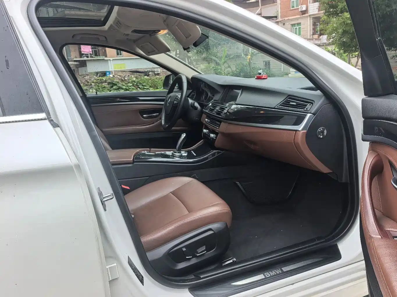 BMW 5 Series 2014 520Li Elegance фото 13