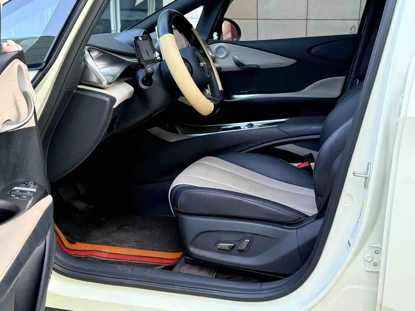 BYD Dolphin 2023 420km Fashion Edition фото 8