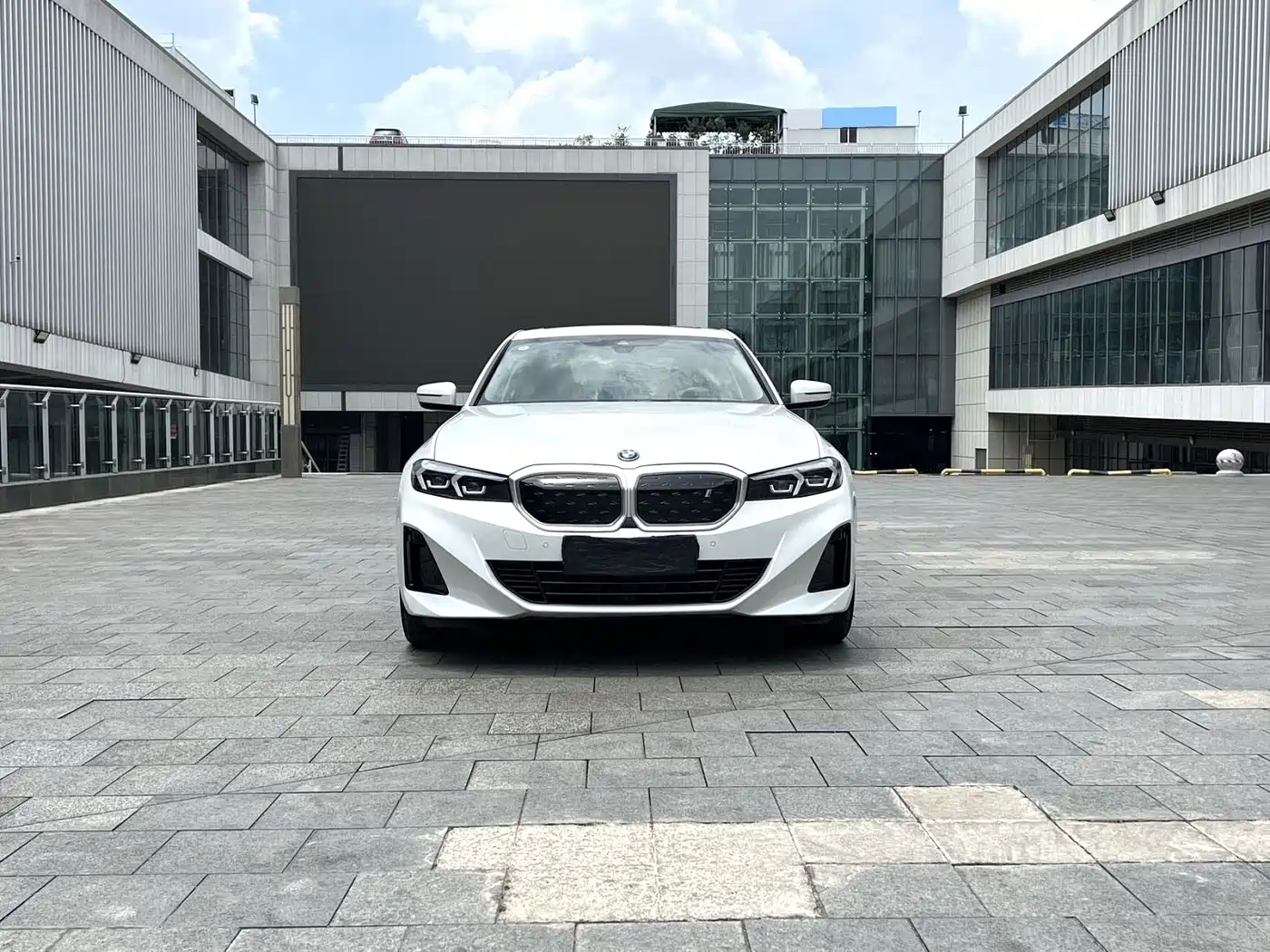 BMW i3 2024 eDrive 35 L фото 2