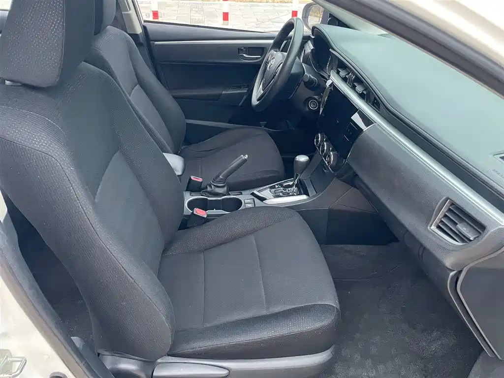 Toyota Corolla 2017 1.2T CVT GL-i фото 5
