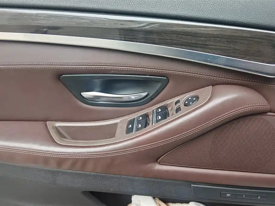 BMW 5 Series 2014 525Li Luxury Design Package фото 7