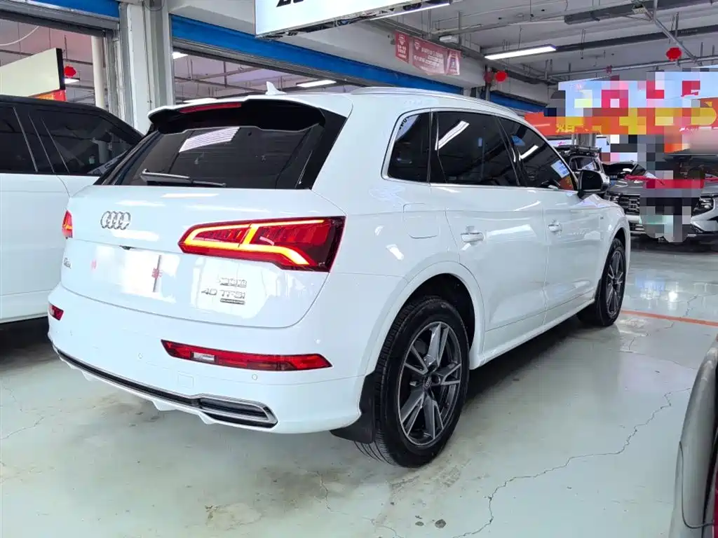 Audi Q5L 2020 Facelift 40 TFSI Honor Fashion фото 11