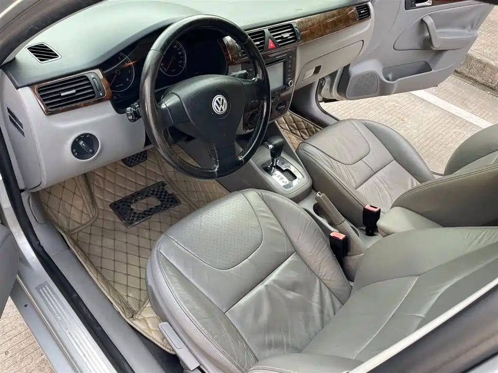 Volkswagen Bora 2008 Model 2.0L Automatic Luxury фото 11