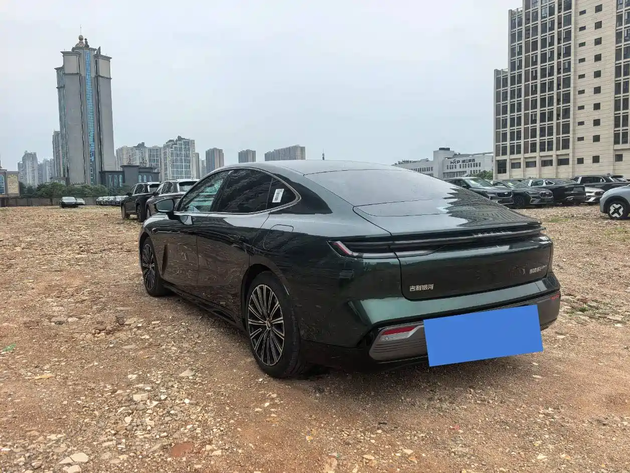 Geely Galaxy Galaxy Xingyao 8 2025 130km EM-P Explorer Edition фото 3