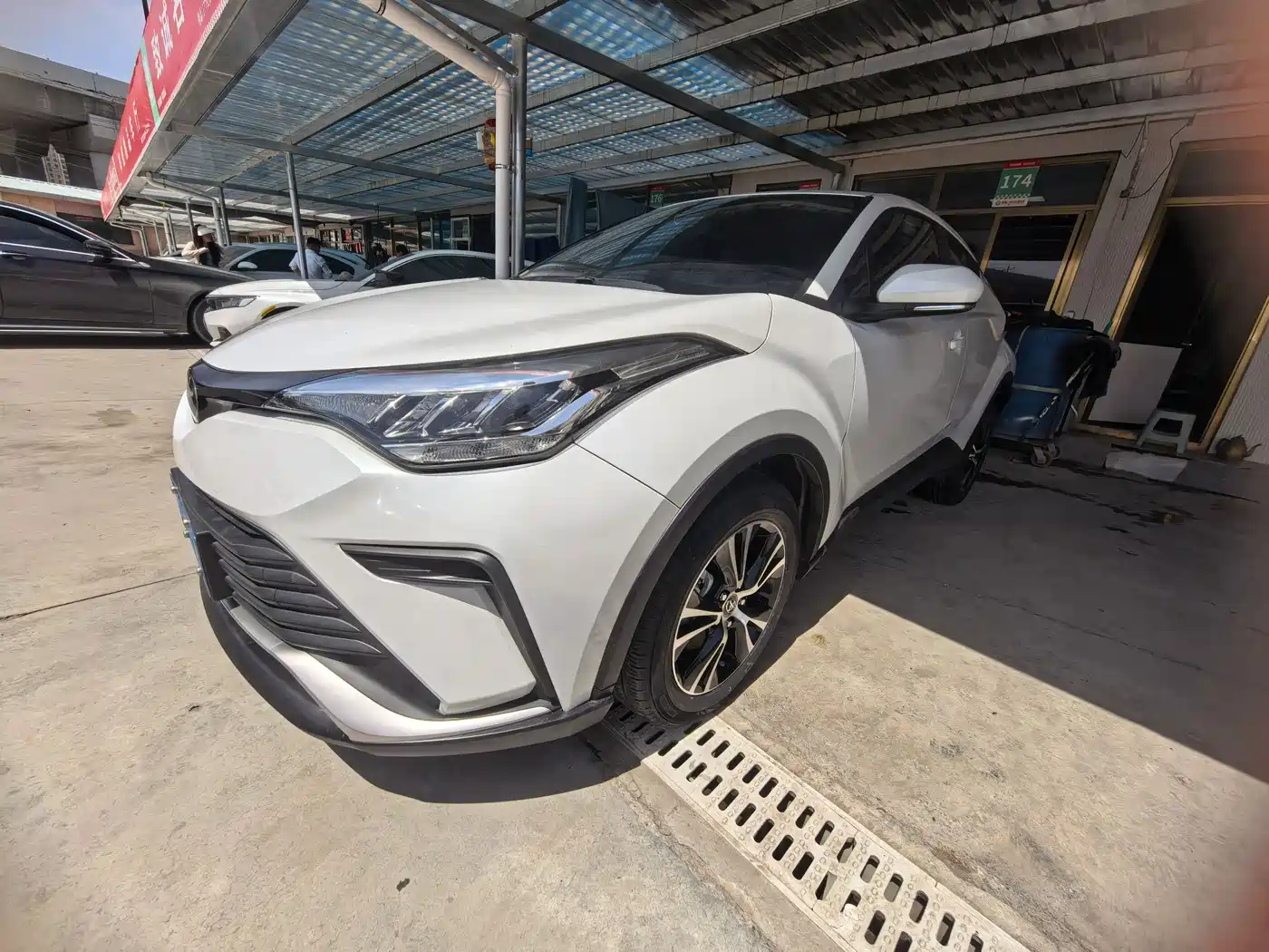 Toyota IZOA 2022 2.0L Yixiang CARE Edition фото 3