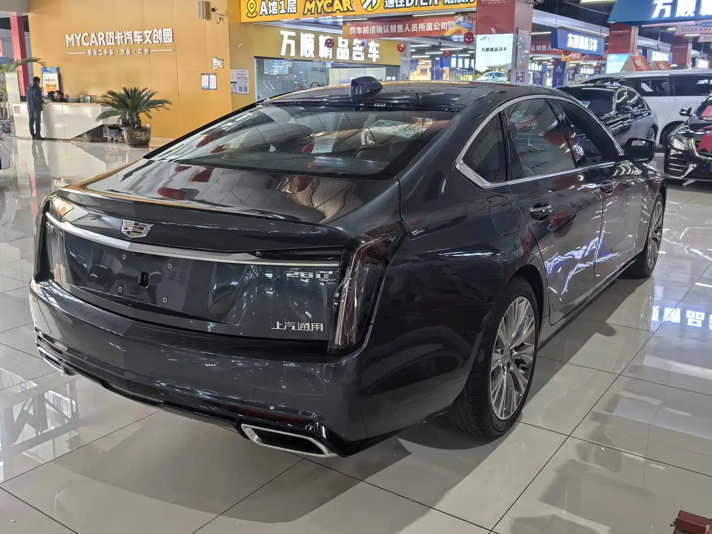 CADILLAC CT6