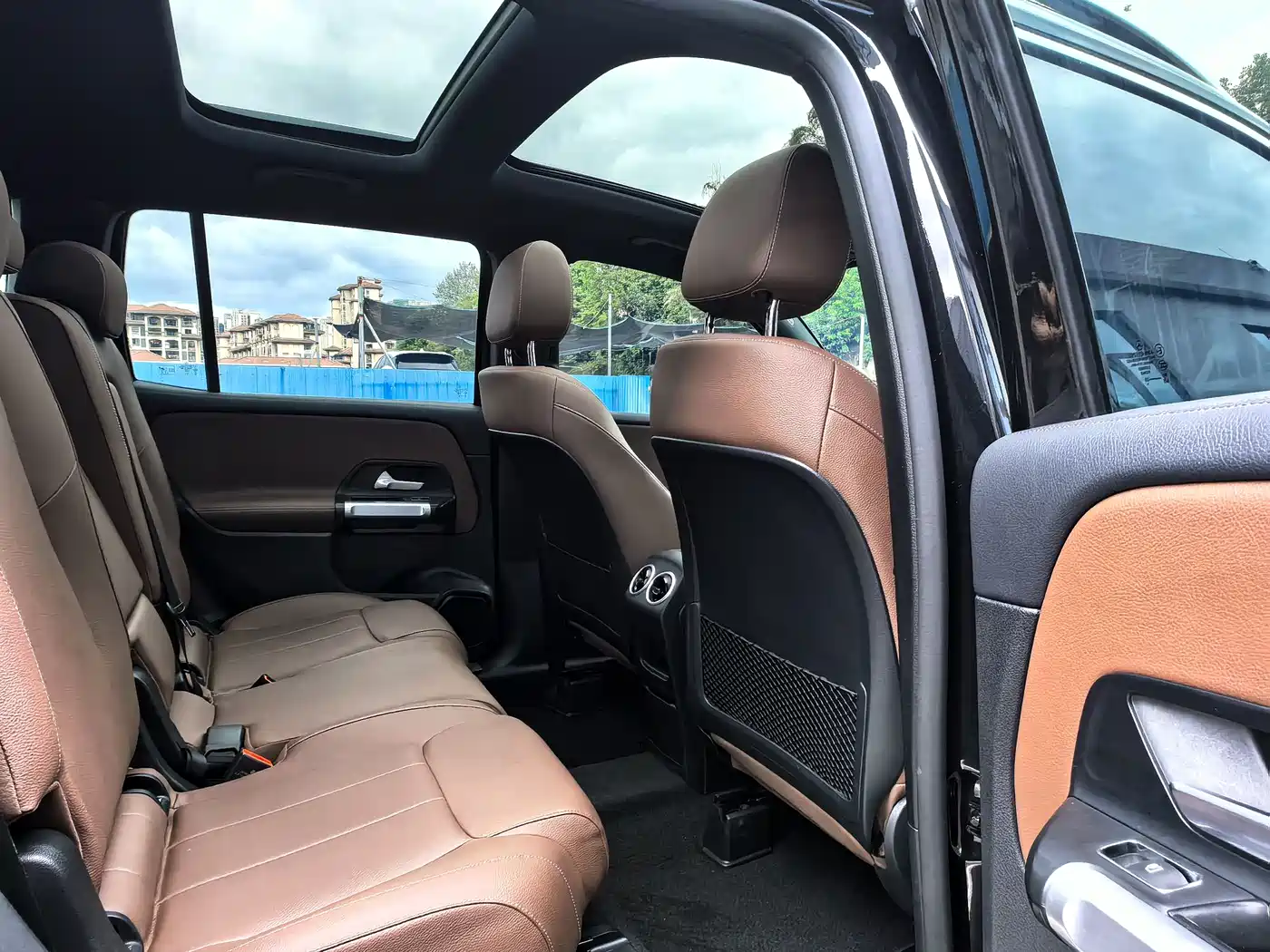 Mercedes-Benz GLB 2025 Model GLB 220 Fashion Style фото 8