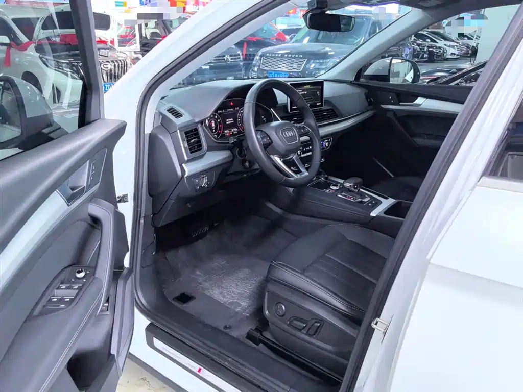 Audi Q5L 2020 Facelift 40 TFSI Honor Fashion фото 17