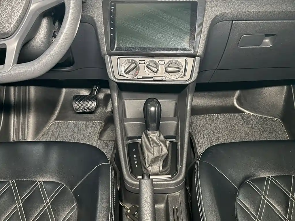 VOLKSWAGEN SANTANA