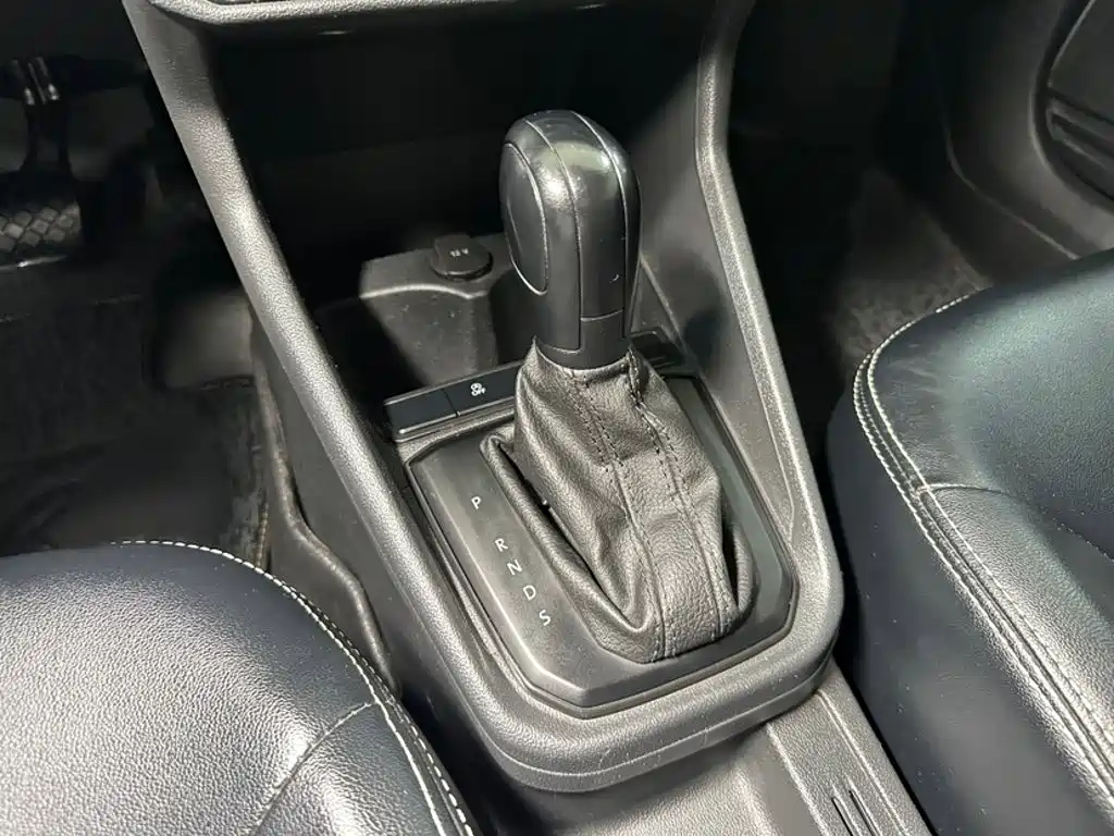 VOLKSWAGEN SANTANA