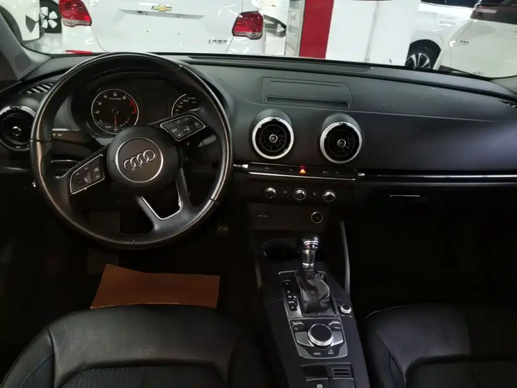 Фото 10 - Audi A3