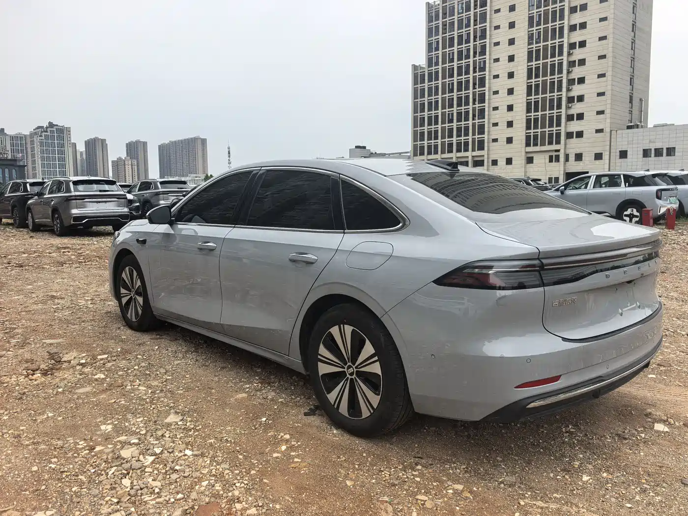 Geely Galaxy Galaxy A7 2025 EM-i 70km Explorer Edition фото 3