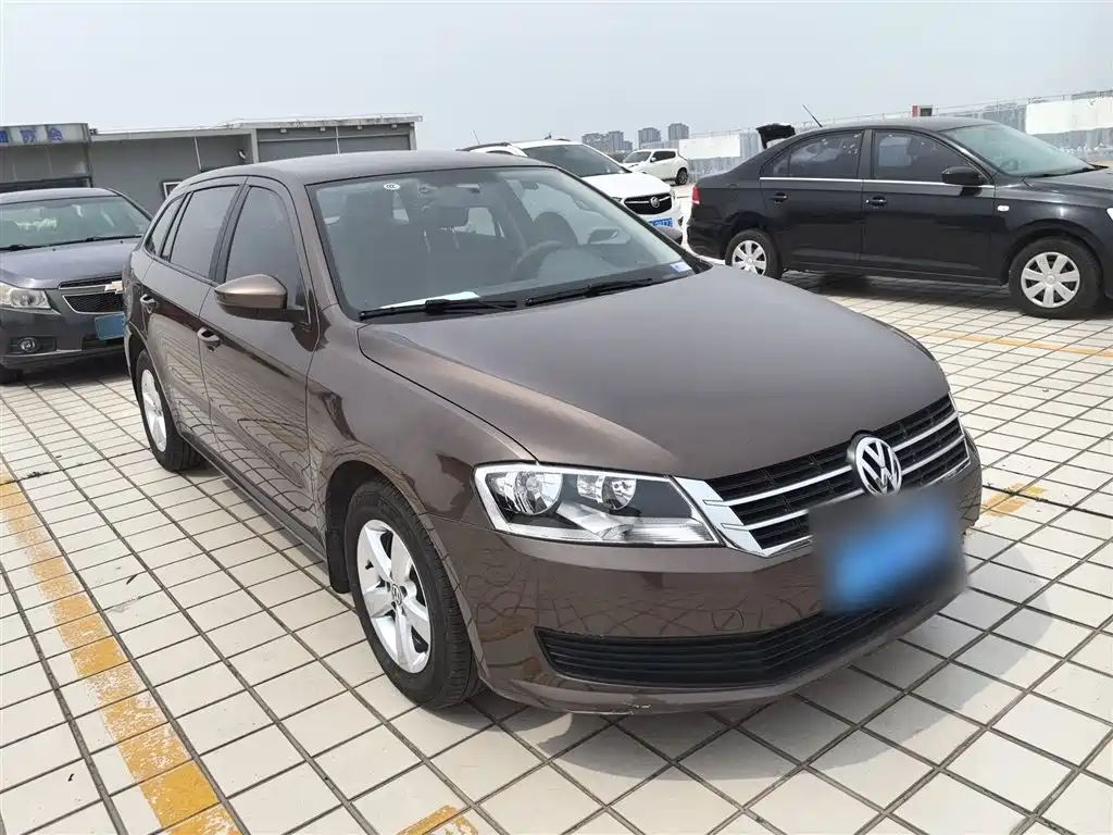 Volkswagen Lavida Tour 2013 1.6L Automatic Trend Style фото 22
