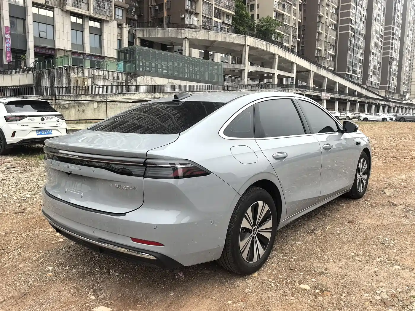 Geely Galaxy Galaxy A7 2025 EM-i 70km Explorer Edition фото 5