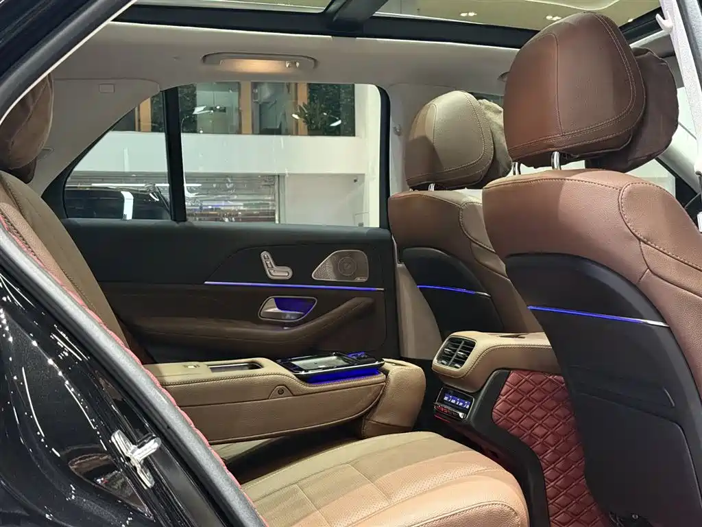 Mercedes-Benz GLE 2025 GLE 450 4MATIC Luxury фото 18