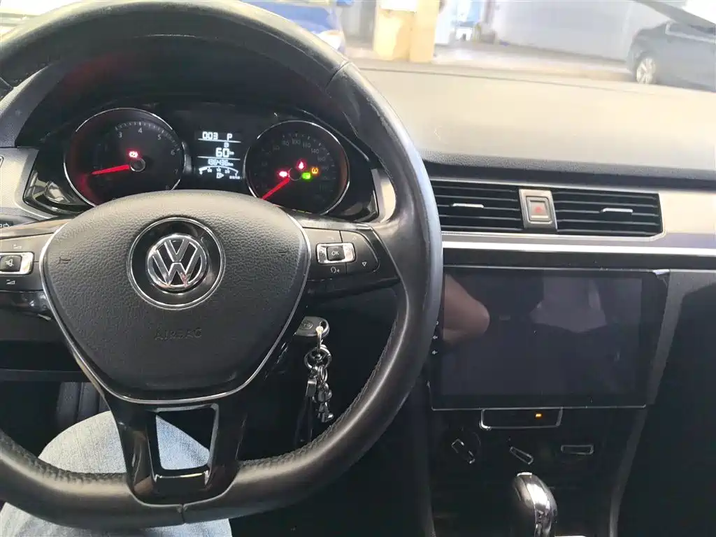 Volkswagen Bora 2018 1.5L Automatic Comfort фото 10