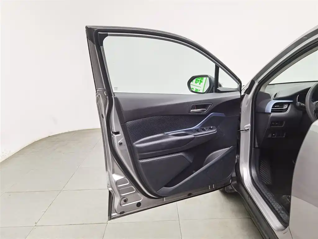 Toyota IZOA 2021 2.0L Yixiang Edition фото 8