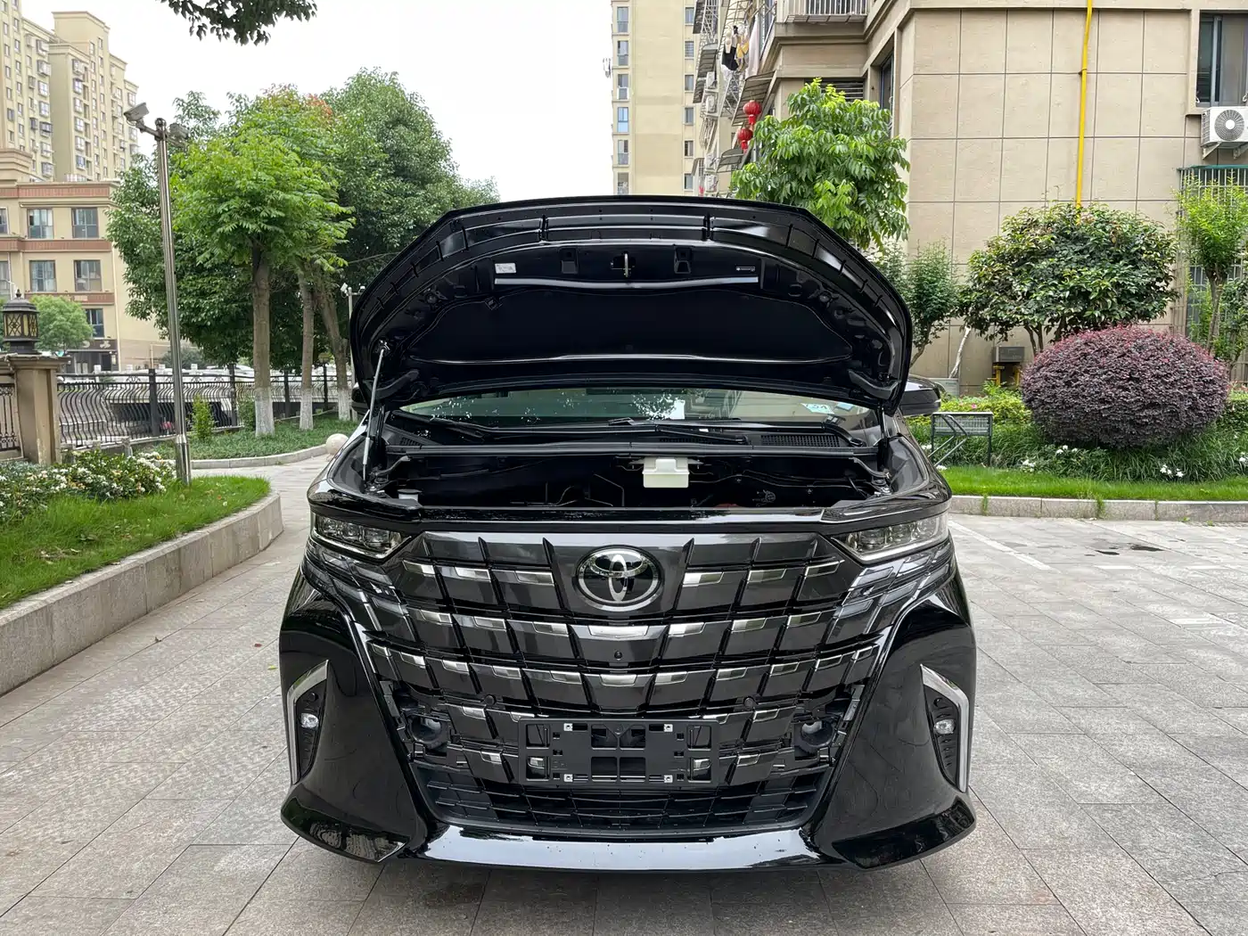 Toyota Alphard 2024 Hybrid 2.5L Ultimate Enjoyment Edition фото 15