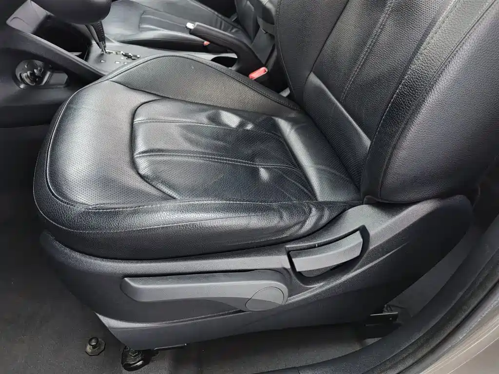 Hyundai Beijing Hyundai ix35 2015 2.0L Automatic 2WD Smart Type China IV фото 20